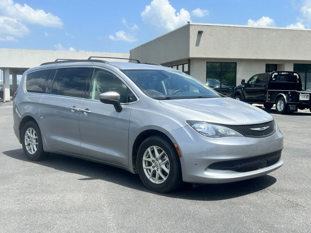 2021 Chrysler Voyager for sale in Benton, KY