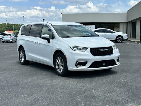 Used 2023 Chrysler Pacifica for sale in Benton, KY